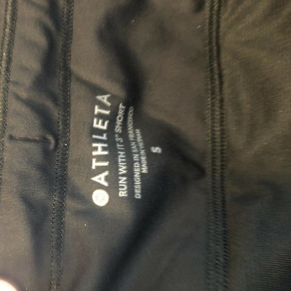 Athleta Run With it 3" Shorts Black Sz Small Sp 20 - Picture 3 of 5